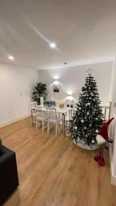 Apartment S-W-4 Лондон Экстерьер фото